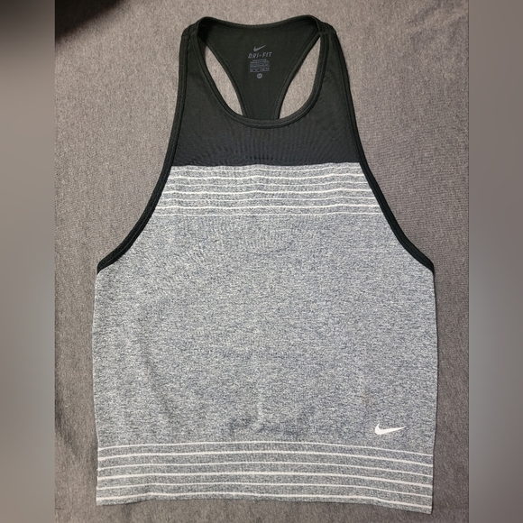 Nike Tank Top - Picture 2 of 3